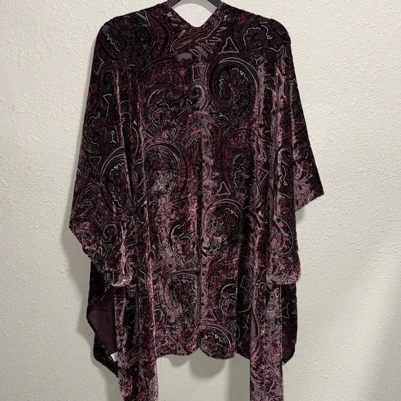 World Market Burgundy Paisley Burnout Velvet Kimono‎ Wrap One Size Open Front - Picture 9 of 9